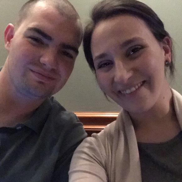 Meet your Posher, Jenn - Picture 3 of 4